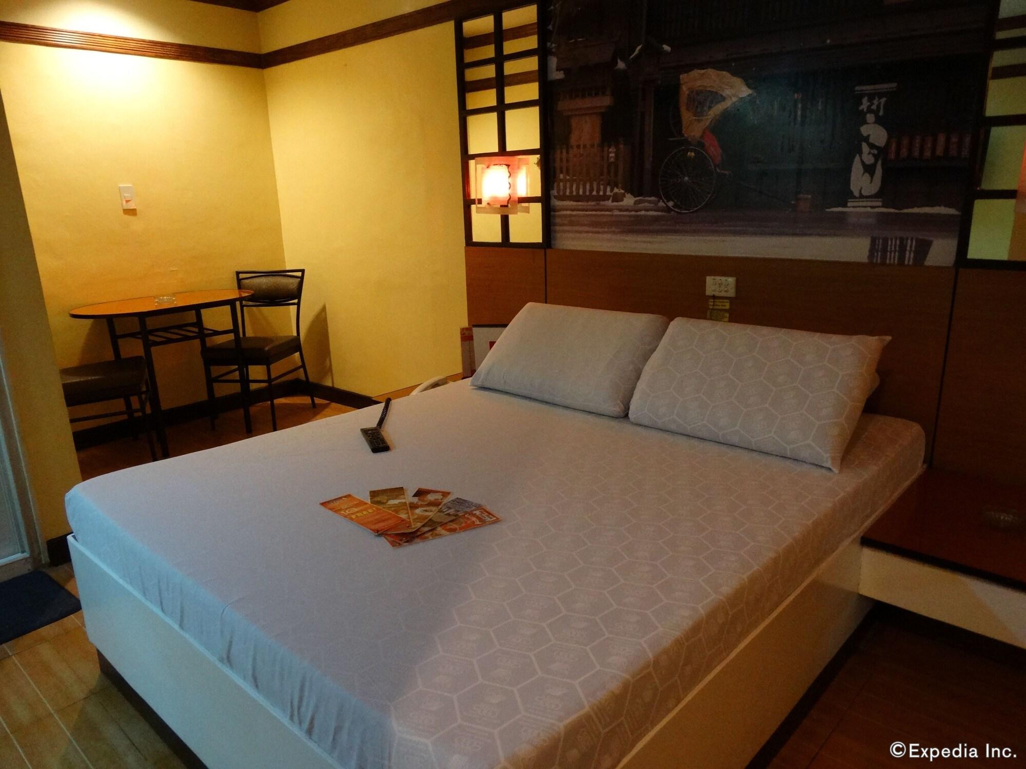 Hotel Sogo Pasay Wood Street Buitenkant foto