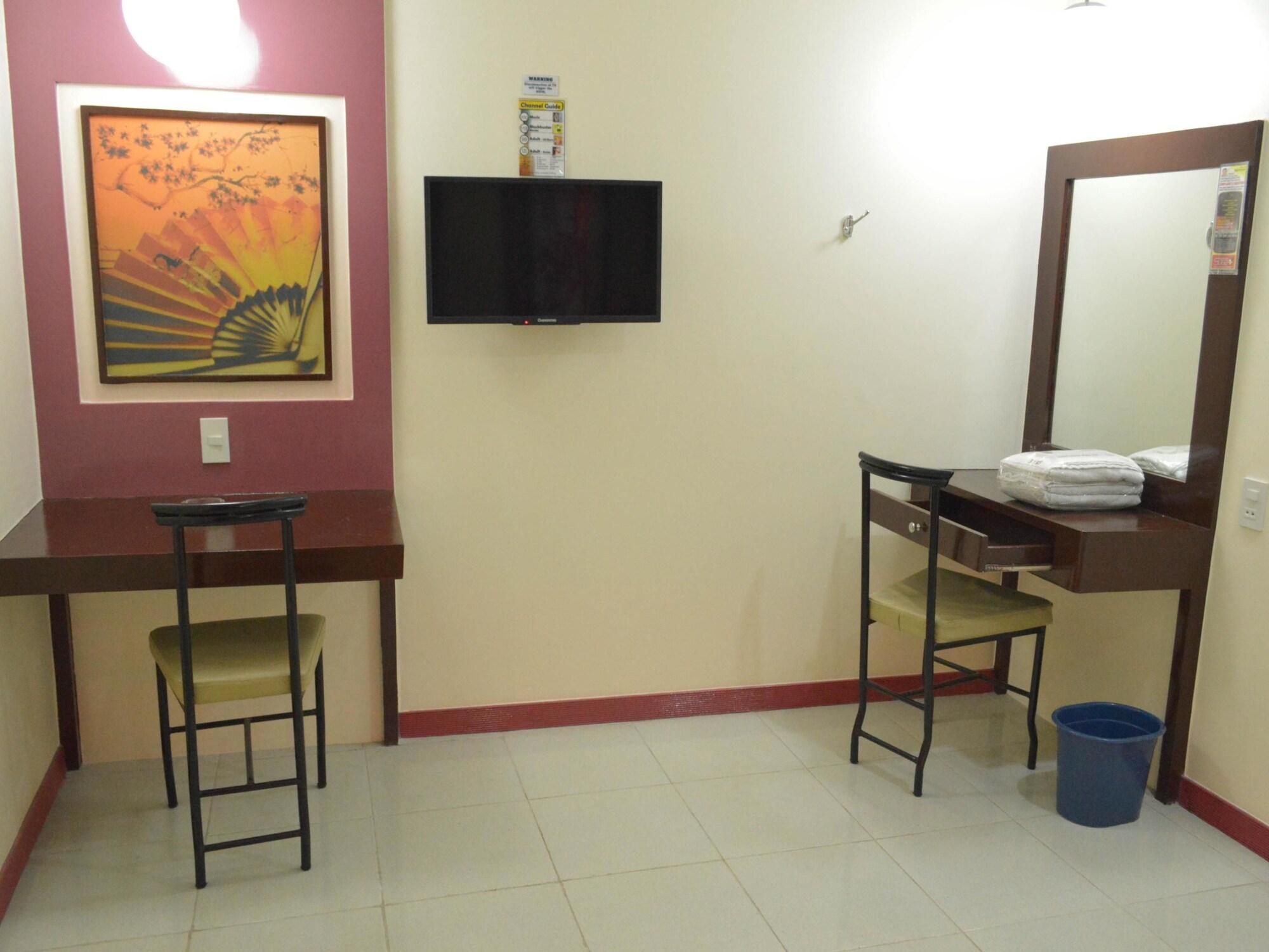 Hotel Sogo Pasay Wood Street Buitenkant foto