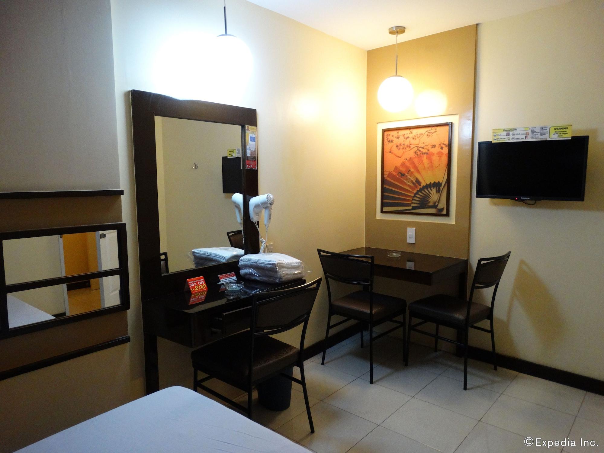 Hotel Sogo Pasay Wood Street Buitenkant foto