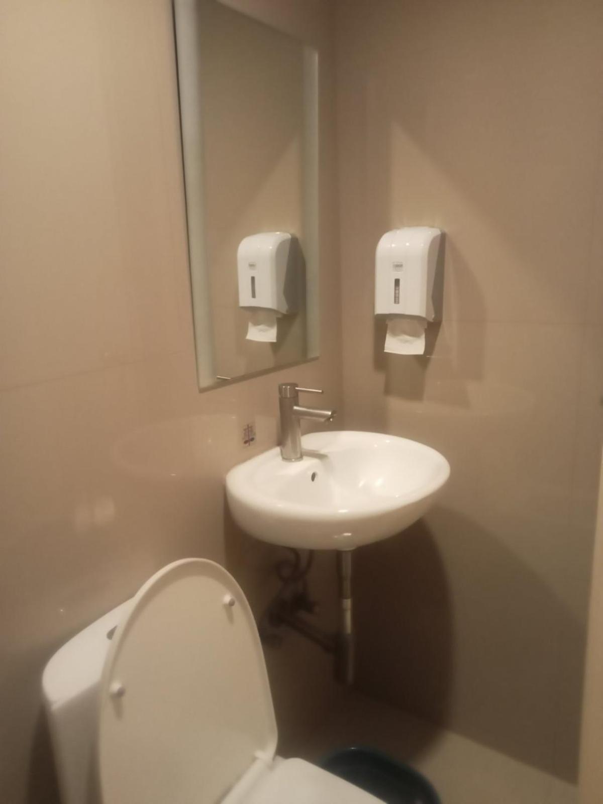 Hotel Sogo Pasay Wood Street Buitenkant foto