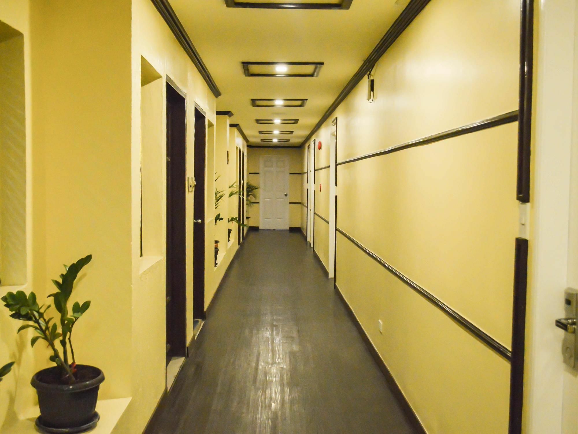 Hotel Sogo Pasay Wood Street Buitenkant foto