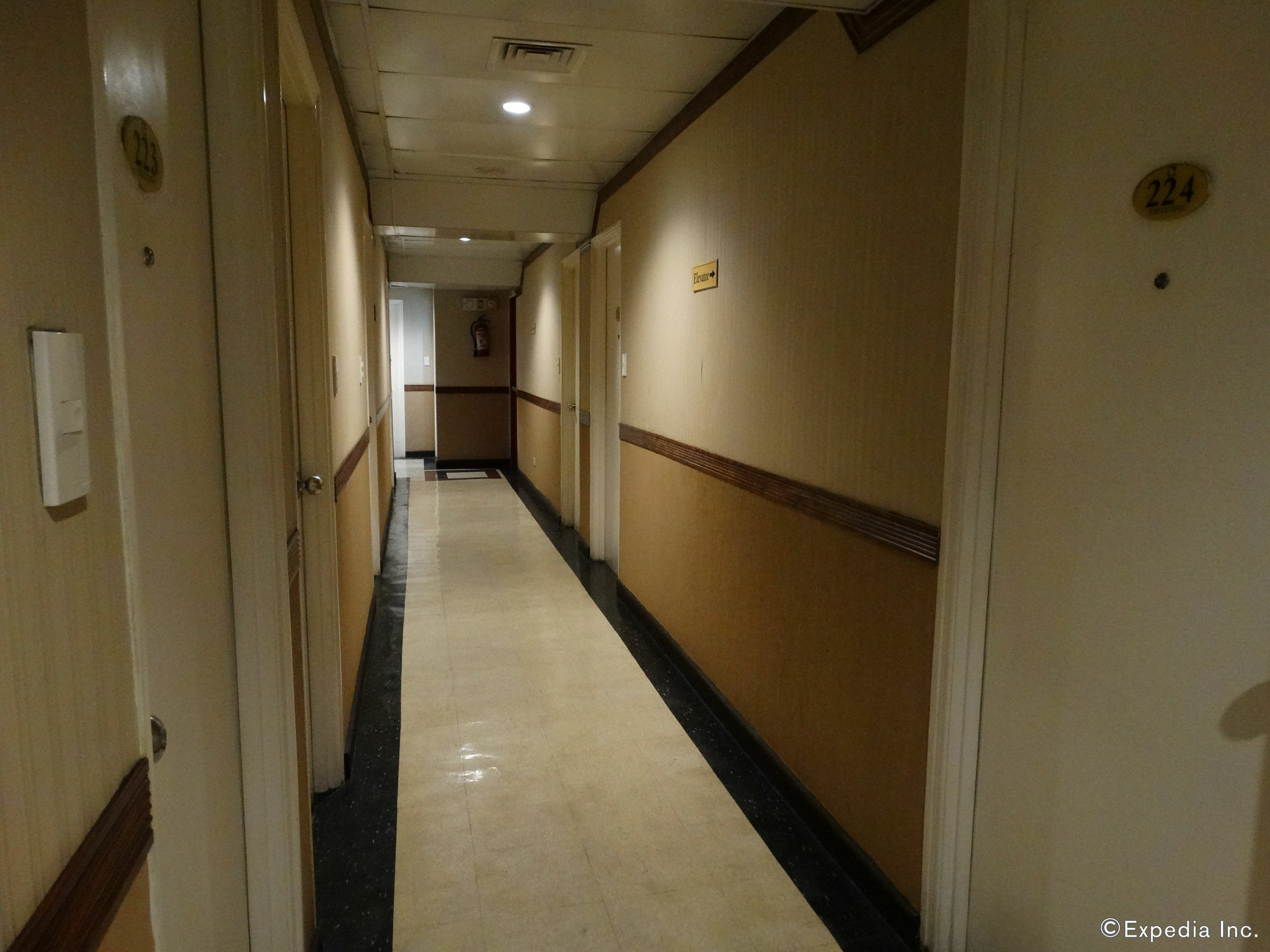 Hotel Sogo Pasay Wood Street Buitenkant foto