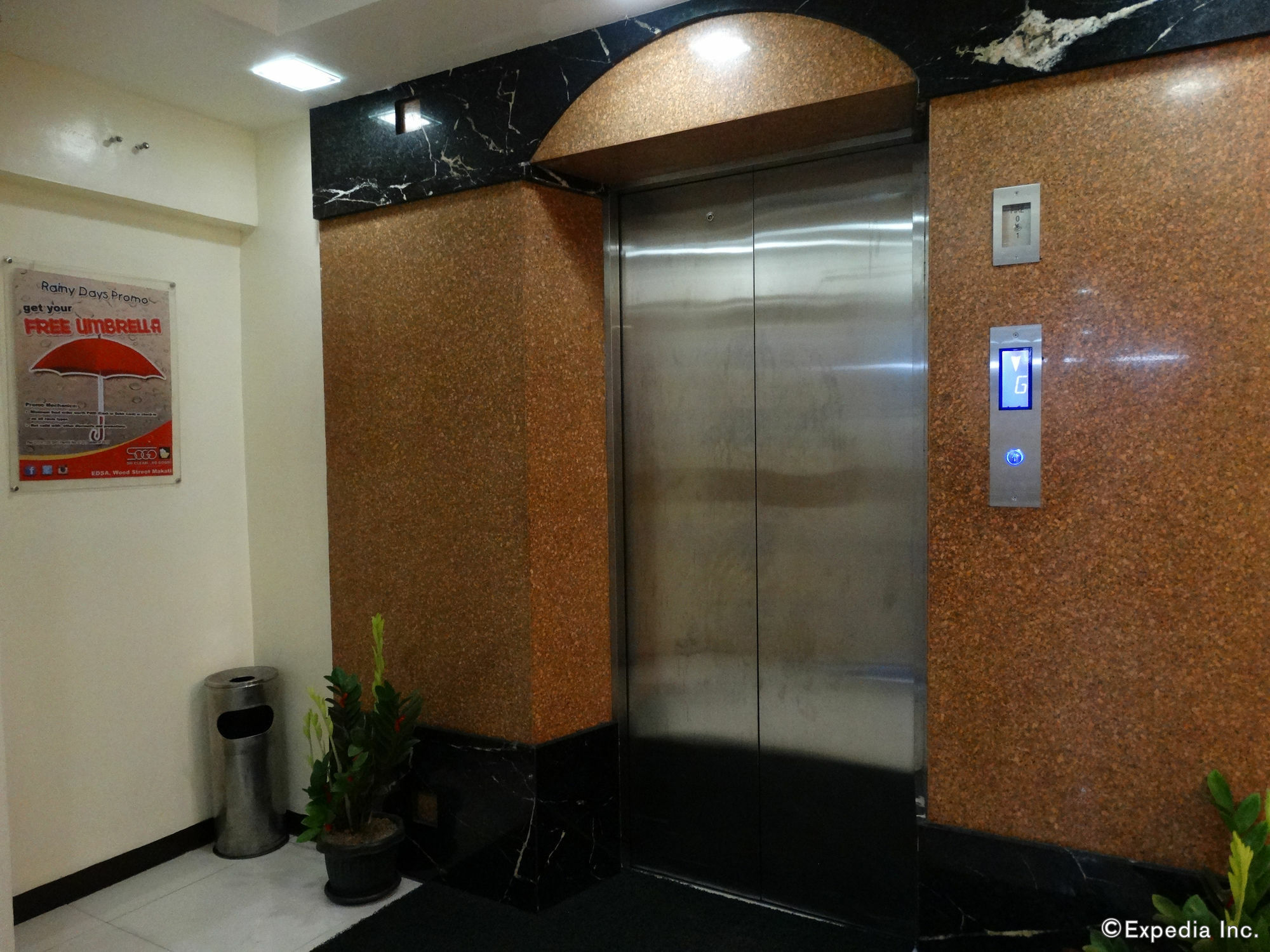Hotel Sogo Pasay Wood Street Buitenkant foto
