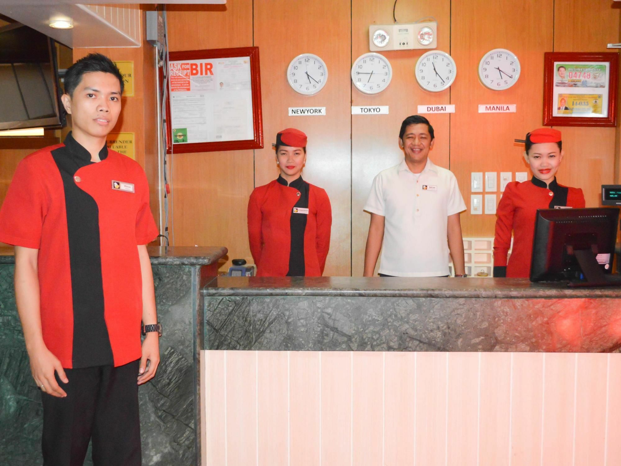 Hotel Sogo Pasay Wood Street Buitenkant foto