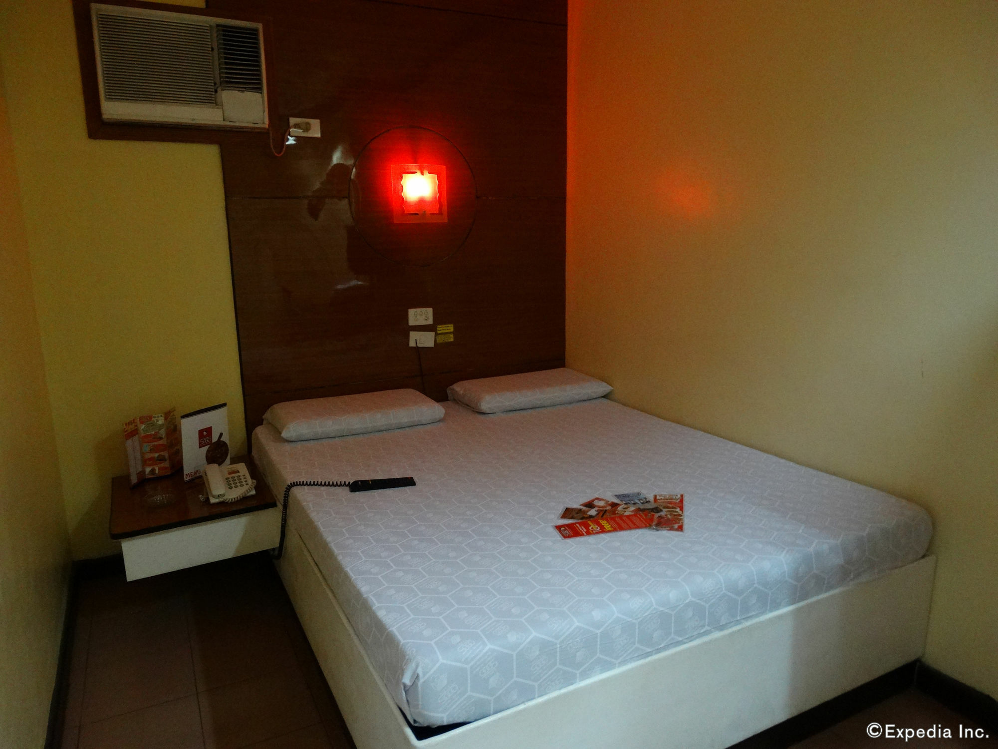 Hotel Sogo Pasay Wood Street Buitenkant foto