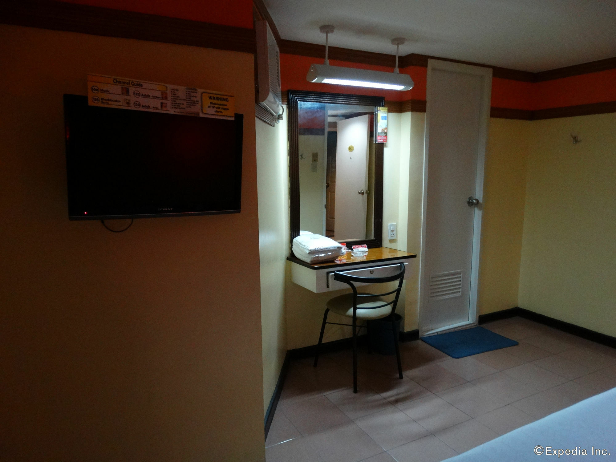 Hotel Sogo Pasay Wood Street Buitenkant foto