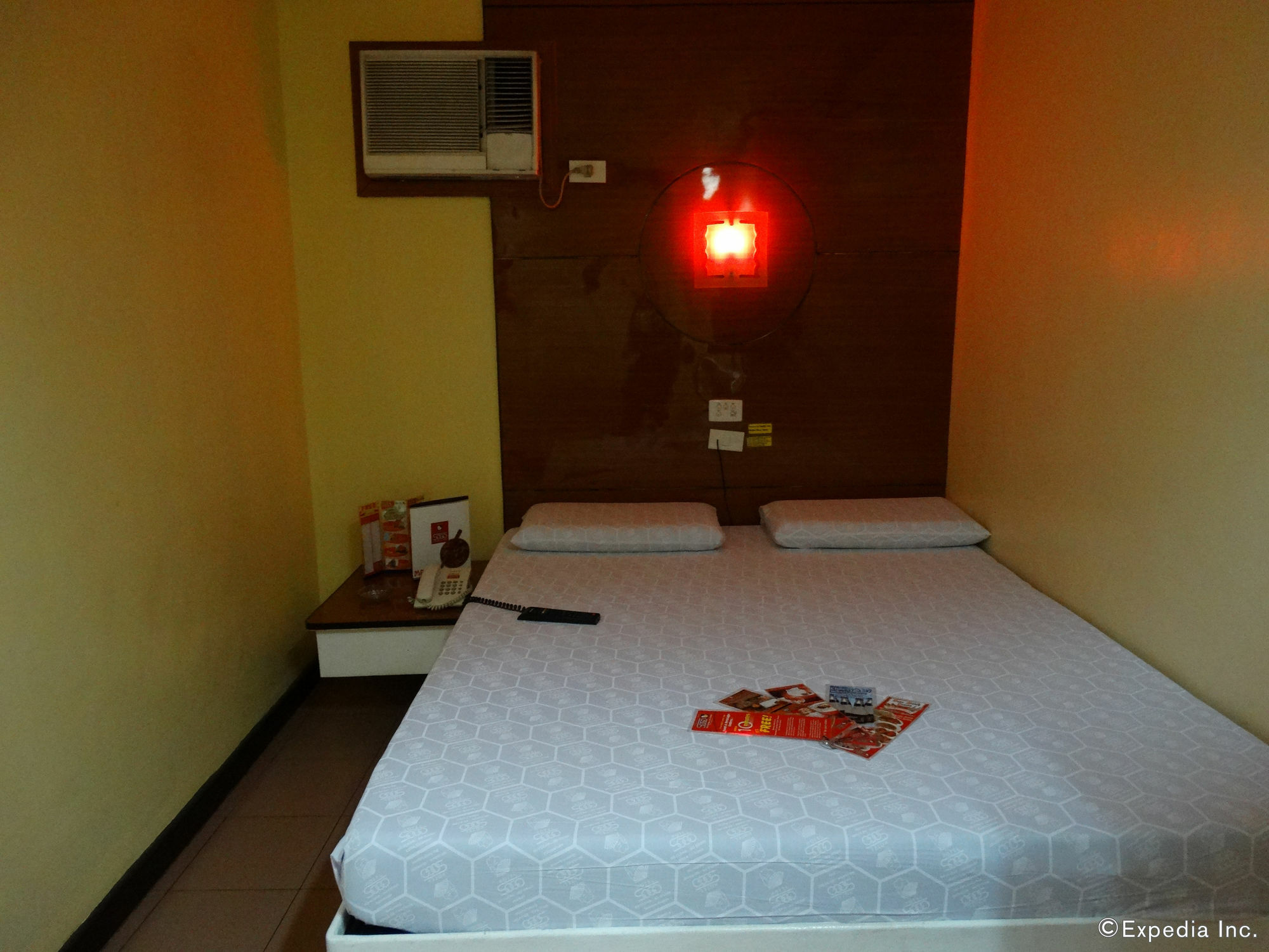 Hotel Sogo Pasay Wood Street Buitenkant foto