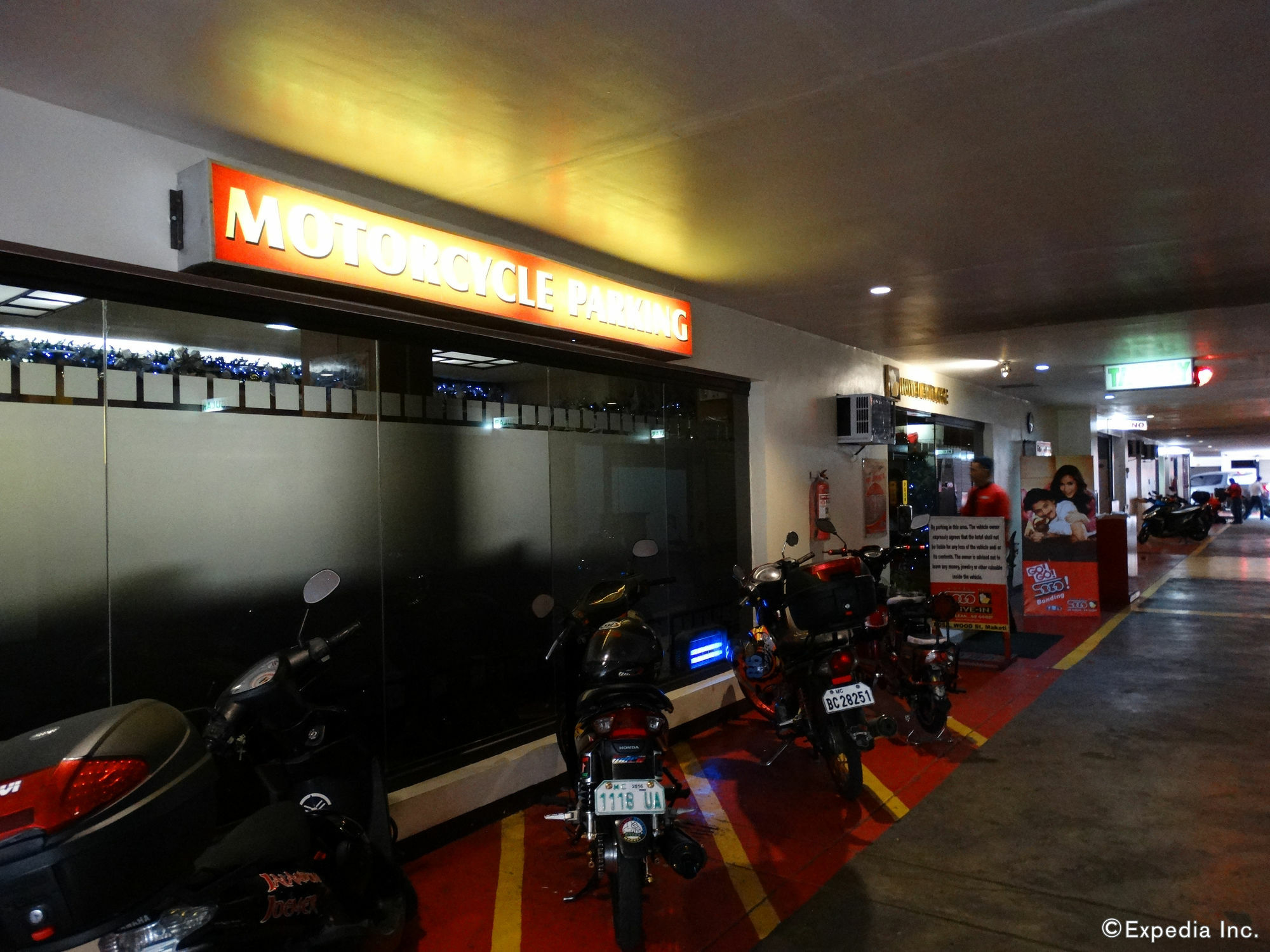 Hotel Sogo Pasay Wood Street Buitenkant foto