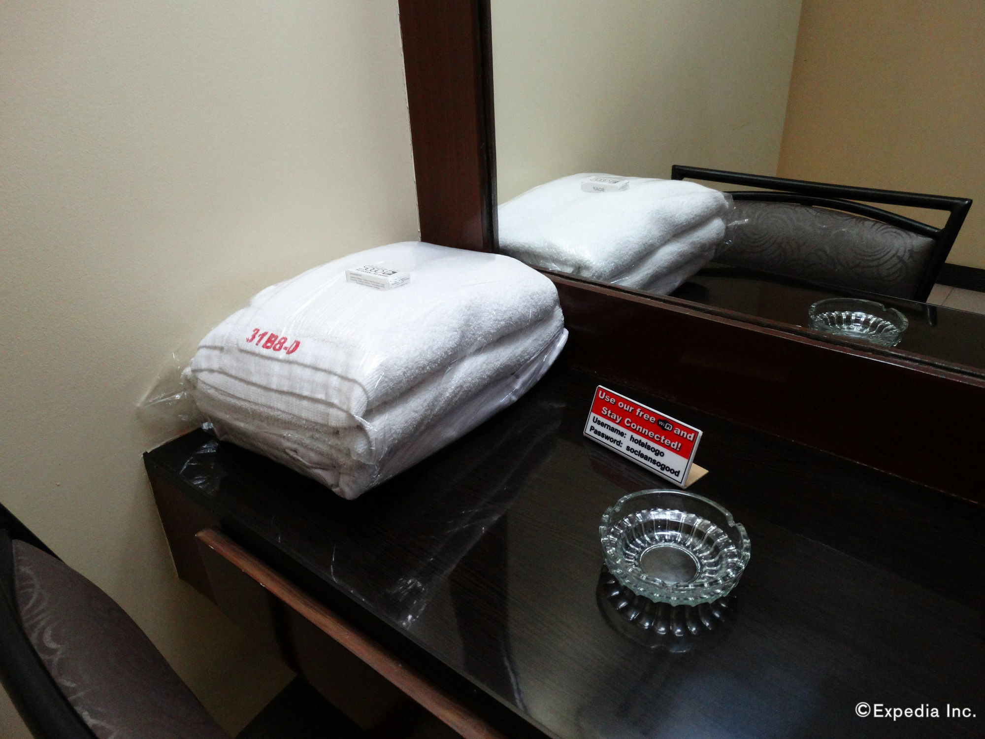Hotel Sogo Pasay Wood Street Buitenkant foto