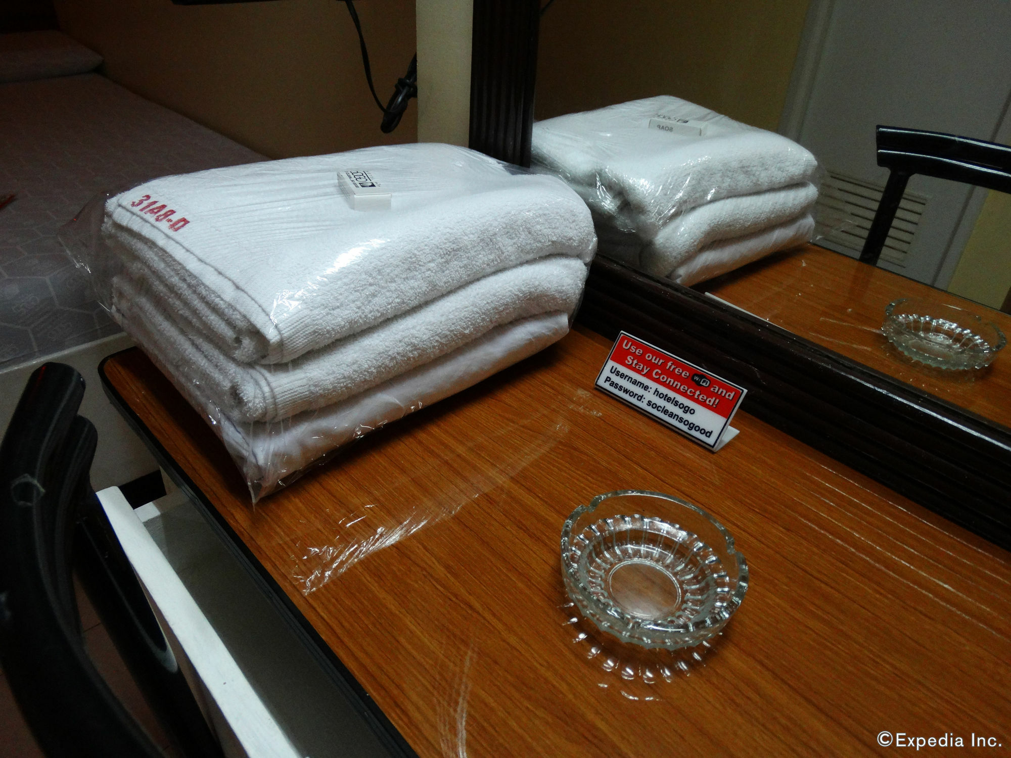 Hotel Sogo Pasay Wood Street Buitenkant foto