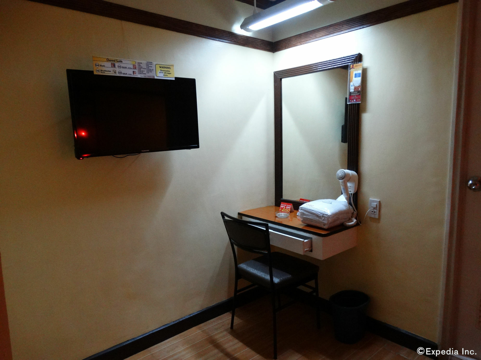 Hotel Sogo Pasay Wood Street Buitenkant foto