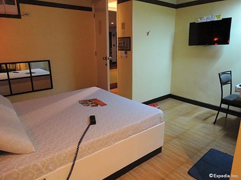 Hotel Sogo Pasay Wood Street Buitenkant foto