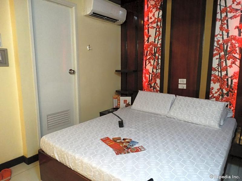 Hotel Sogo Pasay Wood Street Buitenkant foto